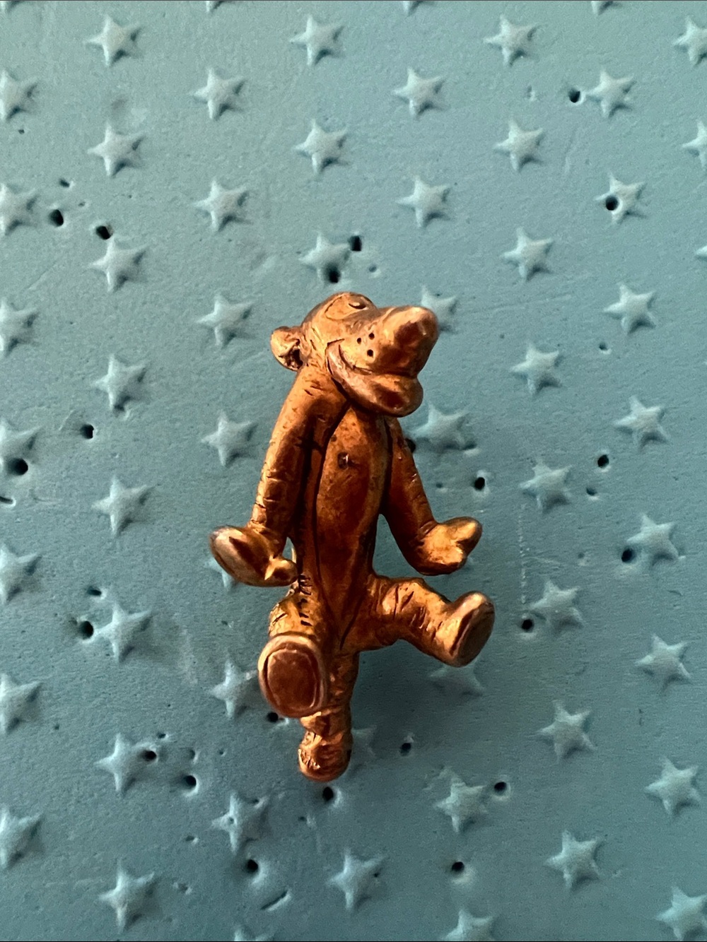 Golden Tigger Brooch Style Lapel Toe Tac Vintage Disney Pin